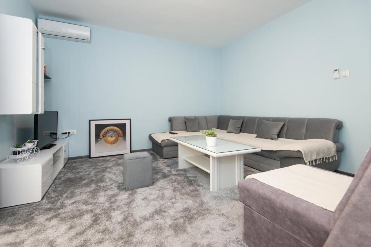 Apartments Kiki โกตอร์ ภายนอก รูปภาพ