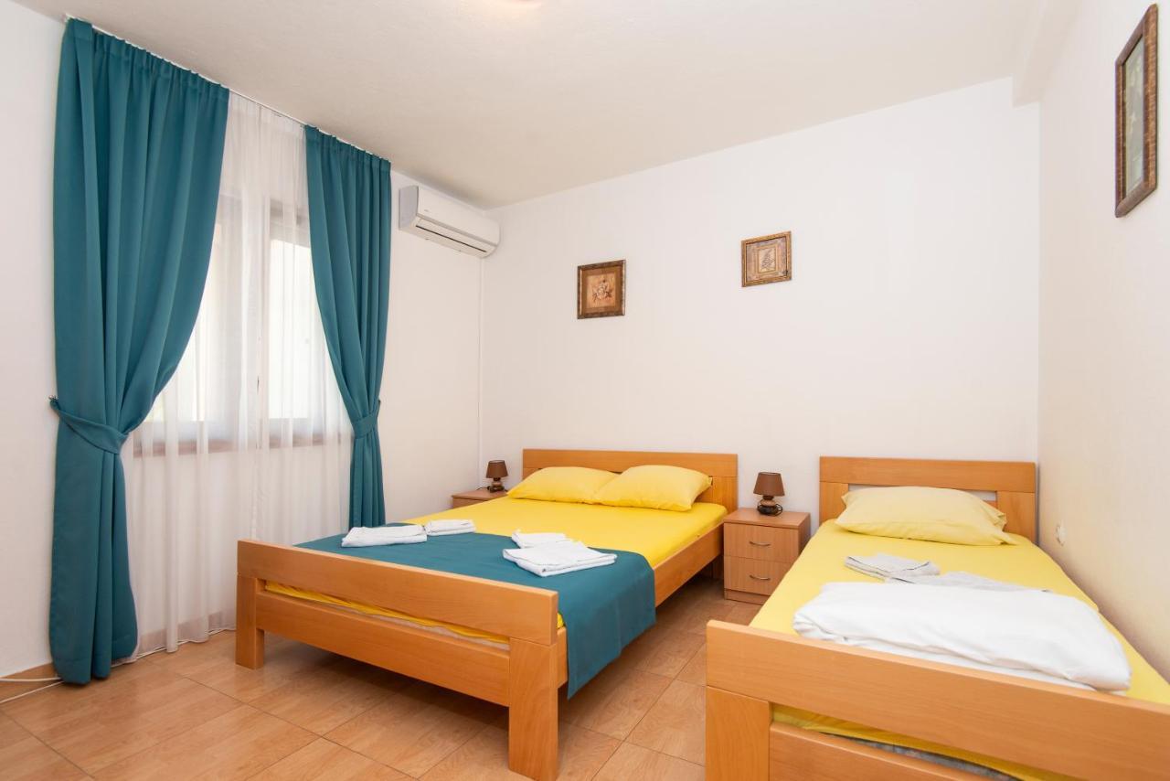 Apartments Kiki โกตอร์ ภายนอก รูปภาพ
