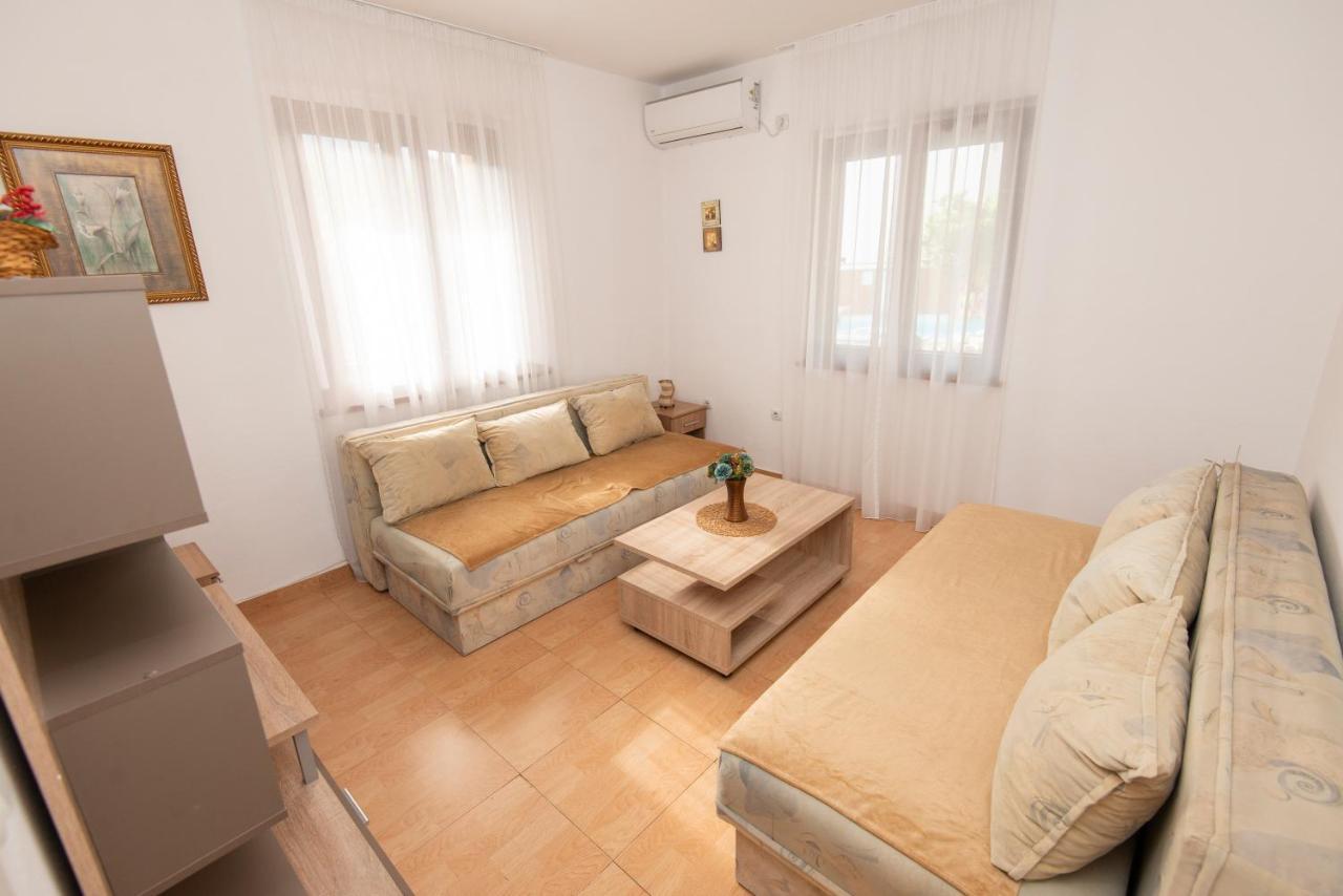 Apartments Kiki โกตอร์ ภายนอก รูปภาพ
