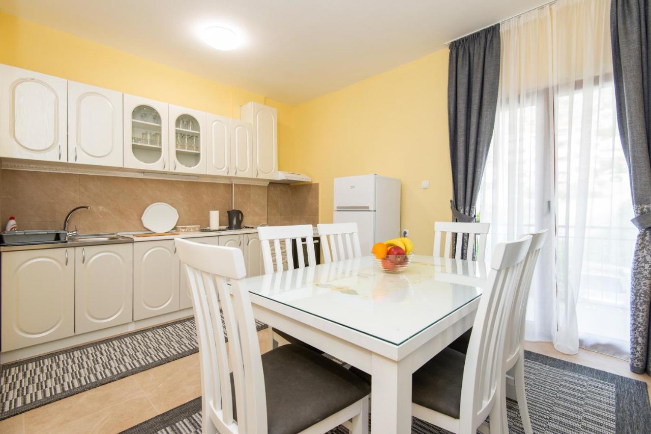 Apartments Kiki โกตอร์ ภายนอก รูปภาพ