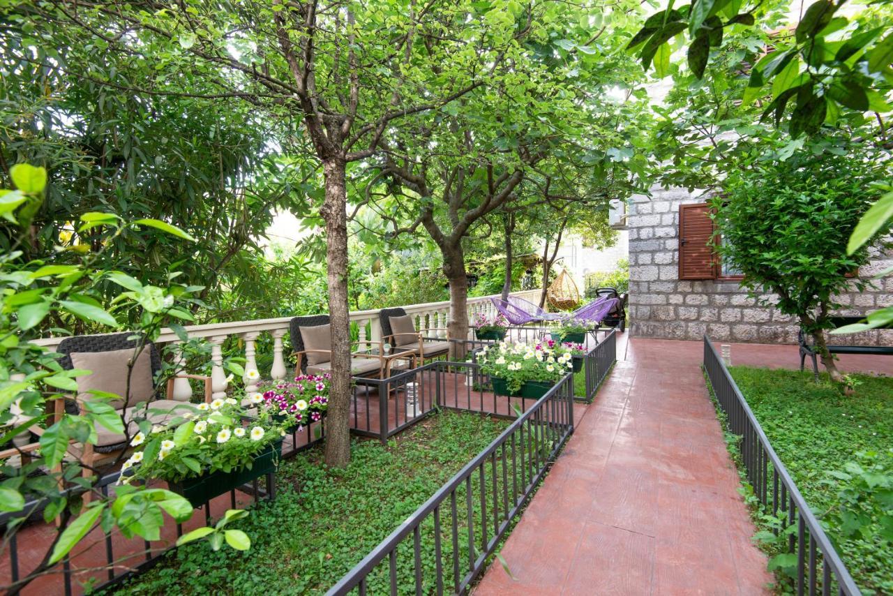 Apartments Kiki โกตอร์ ภายนอก รูปภาพ