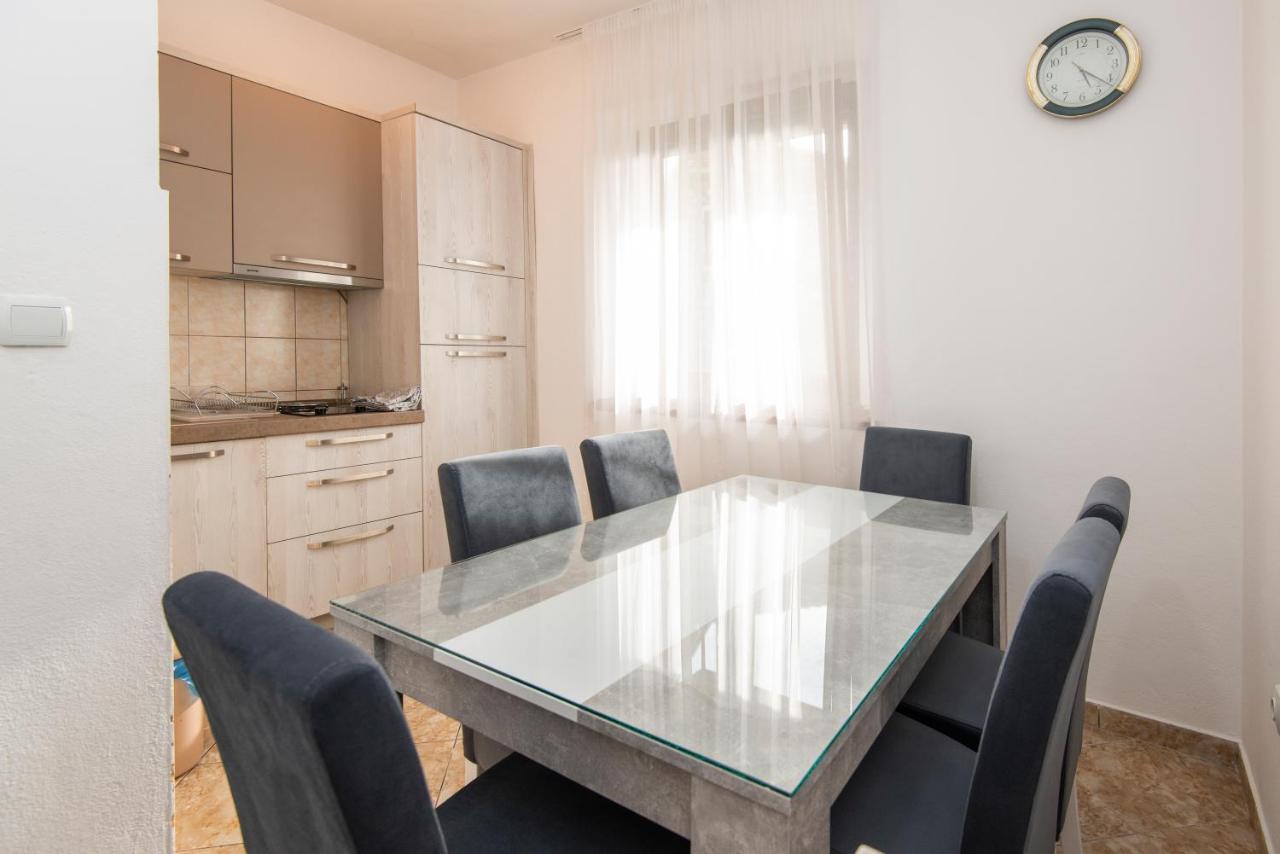 Apartments Kiki โกตอร์ ภายนอก รูปภาพ